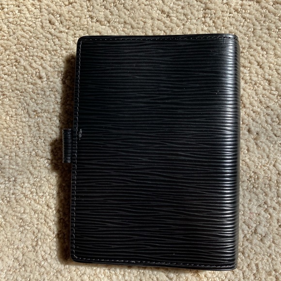 Authentic Louis Vuitton Epi leather Agenda Cover black silver - Picture 3 of 13